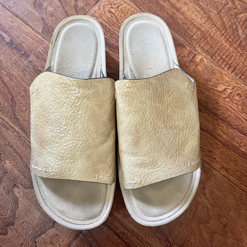 Naked Feet Reno Beige